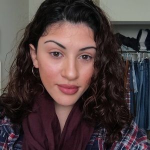 Meet your Posher, Olivia